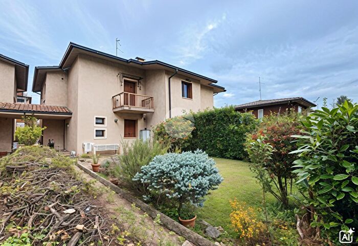 Casa quadrilocale in vendita in Viale Rimembranze, Desenzano Del Garda