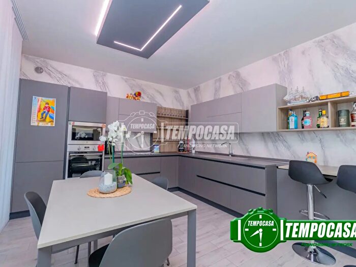 Appartamento trilocale in vendita in Via Maria Montessori, Siziano