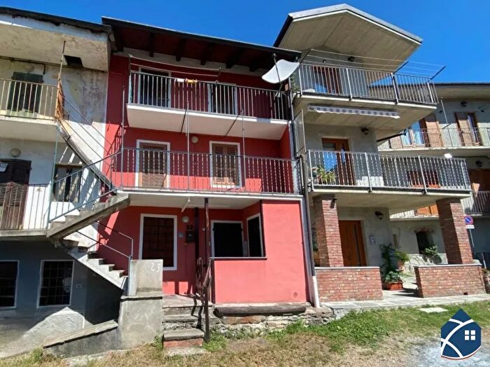 Casa trilocale in vendita in Pinasca Via Ugo Paolasso, Pinasca