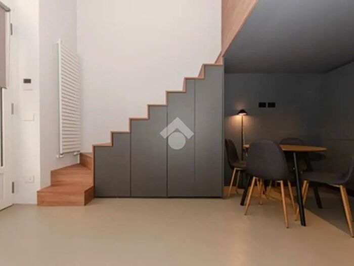 Appartamento con 5 locali in vendita in Via Nino Bixio, Milano