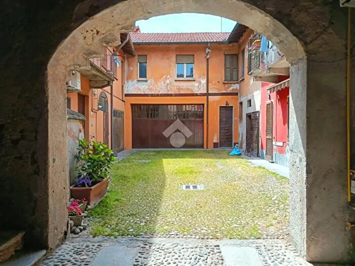 Appartamento trilocale in vendita in Via Dante Alighieri, Robecco Sul Naviglio