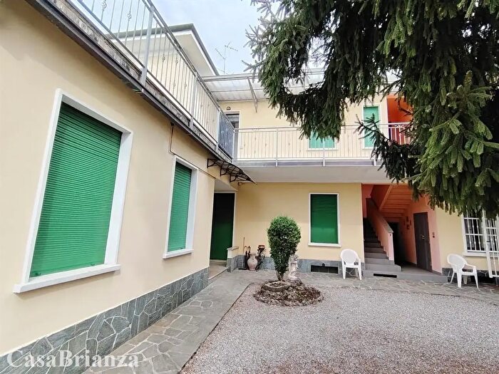 Appartamento bilocale in affitto in Biassono