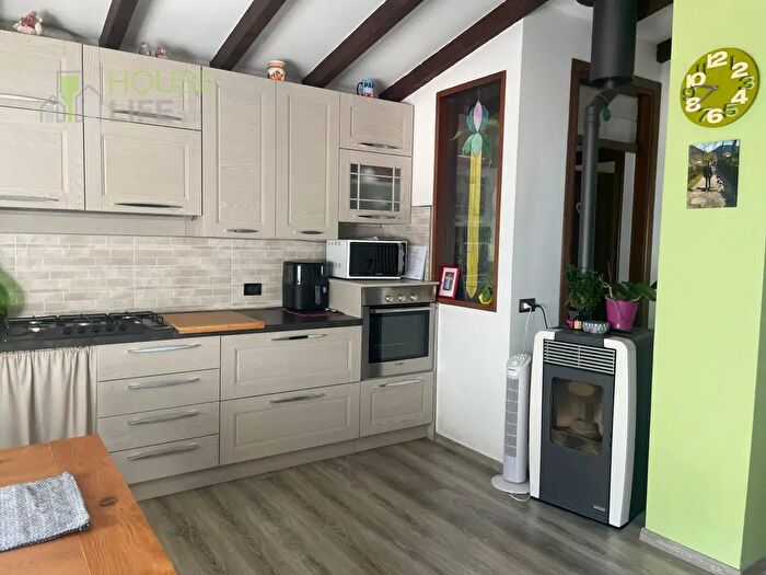 Appartamento trilocale in vendita in Via Ponte Verde, Recoaro Terme