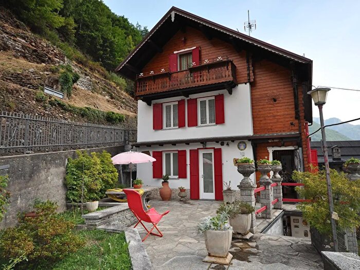Casa con 6 locali in vendita in Località Duiamen, Calasca Castiglione