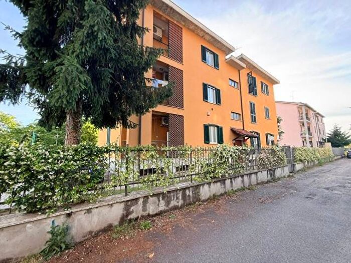 Appartamento trilocale in affitto in Via Francesco Rismondo, Città Giardino, Pavia
