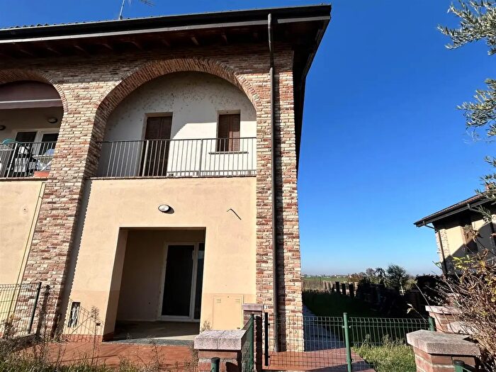 Casa con 6 locali in vendita in San Giorgio Piacentino