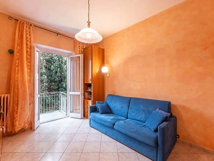 Appartamento trilocale in vendita in Via Oropa, Torino