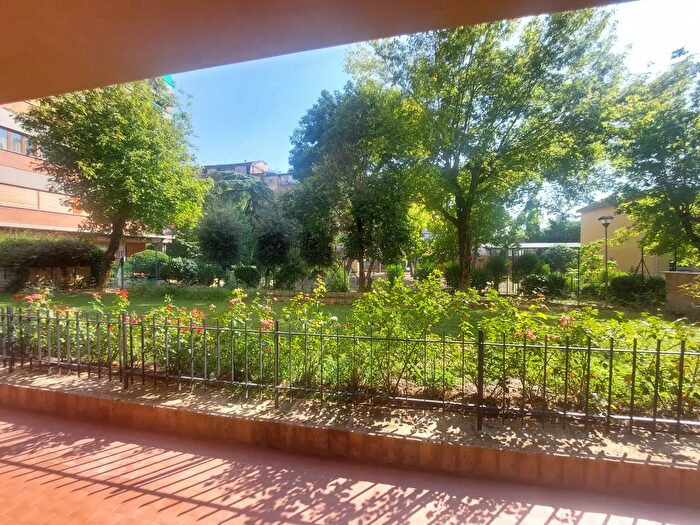Appartamento con 5 locali in vendita in Viale Alessandro Guidoni, Firenze