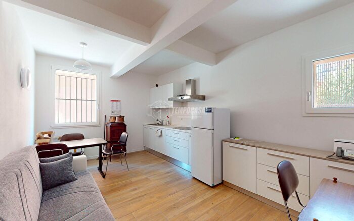 Appartamento trilocale in vendita in Via del Pontelungo, Bologna