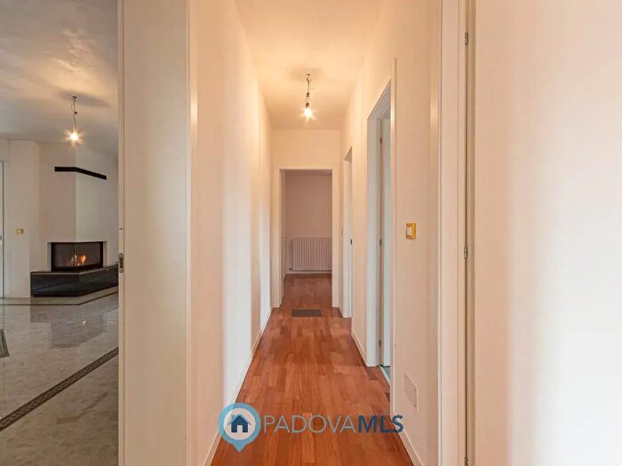 Appartamento con 5 locali in vendita in Via Andrea Previtali, Abano Terme