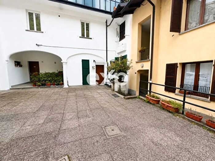 Appartamento trilocale in vendita in Salita Bosisolo, Oggiono