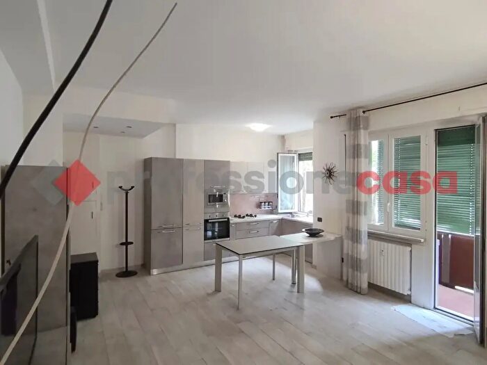 Appartamento trilocale in vendita in Viale Bodio, Milano
