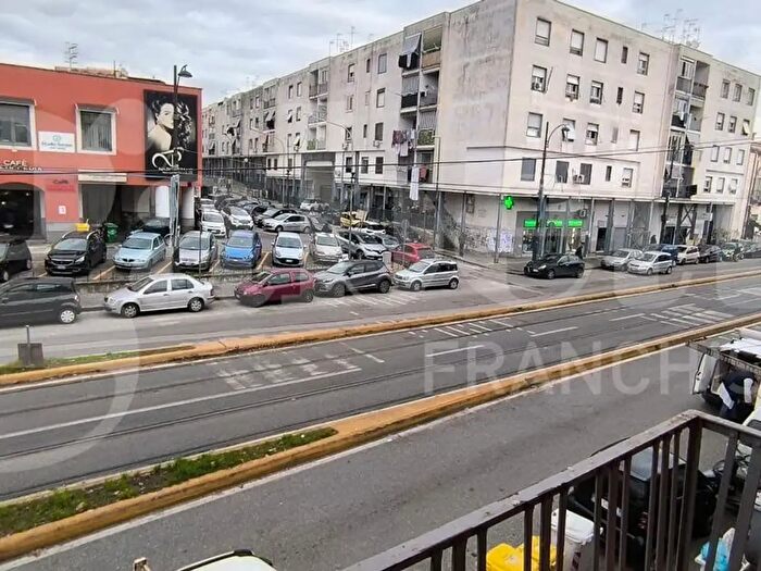 Appartamento quadrilocale in vendita in Via Stadera, Napoli