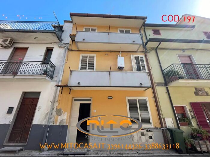 Casa con 6 locali in vendita in Via del Risparmio, San Salvatore Telesino