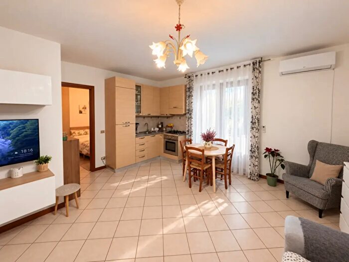 Appartamento quadrilocale in vendita in Cascina