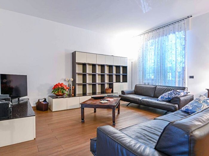 Appartamento quadrilocale in vendita in Via San Gottardo, San Biagio, Monza