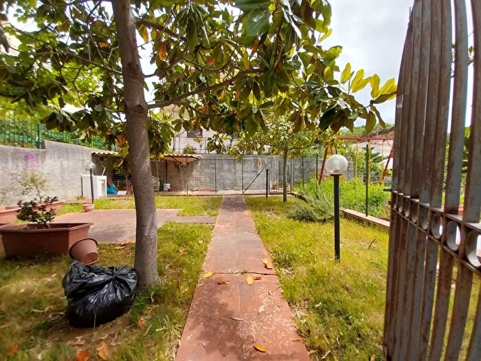 Casa con 5 locali in vendita in Belvedere Marittimo