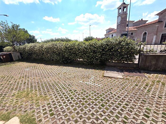 Appartamento trilocale in affitto in Via Antonio Fogazzaro, Centro, Bassano del Grappa