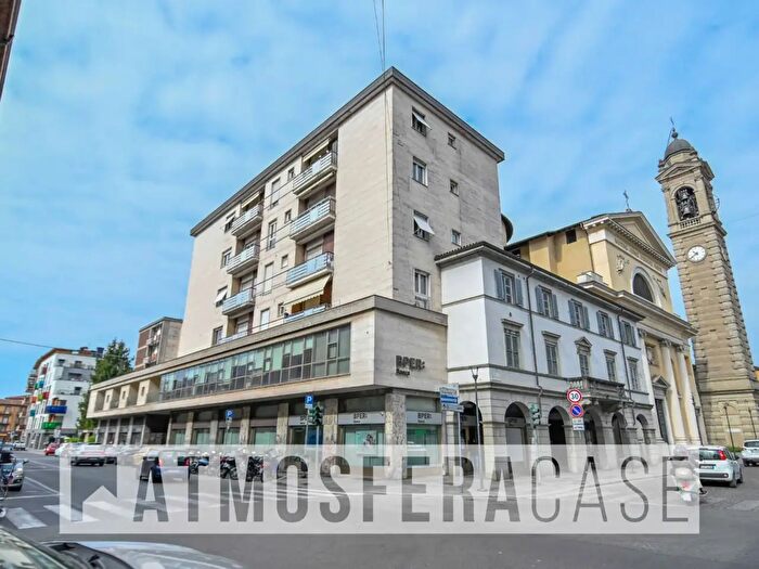 Appartamento quadrilocale in vendita in Via Borgo Palazzo, Bergamo