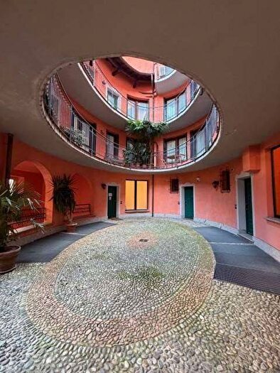 Appartamento con 5 locali in affitto in VIA BROGGI, Centro, Varese