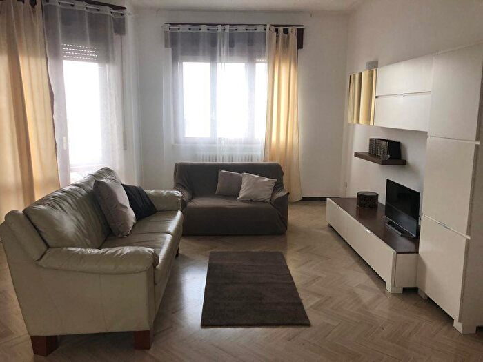 Appartamento con 5 locali in affitto in Via Venezia, Casale Materdomini, Brindisi