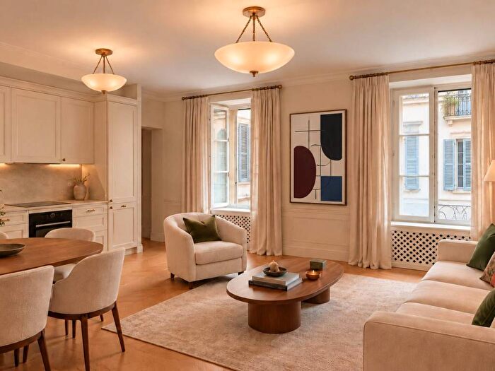 Appartamento quadrilocale in affitto in Corso Giuseppe Garibaldi, Moscova, Milano