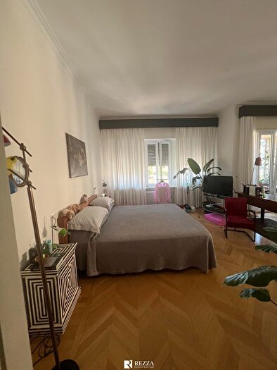 Casa con 7 locali in vendita in Viale Bruno Buozzi Roma Rm Italia Pa, Roma