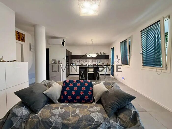 Casa con 5 locali in vendita in Forli'