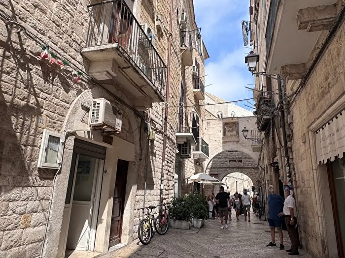 Appartamento trilocale in vendita in Strada Palazzo di Città a, Bari