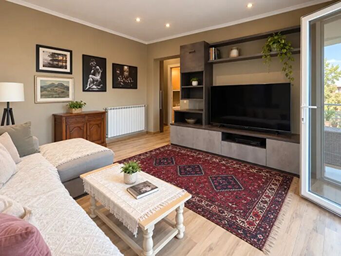 Casa con 5 locali in vendita in Cascina