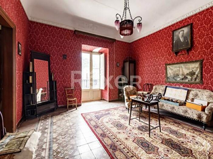 Casa in vendita in Piazza Castello, Chiusa Sclafani