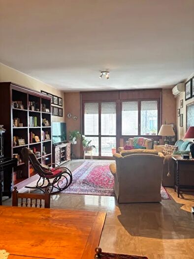 Appartamento quadrilocale in vendita in Via Schumann, Padova