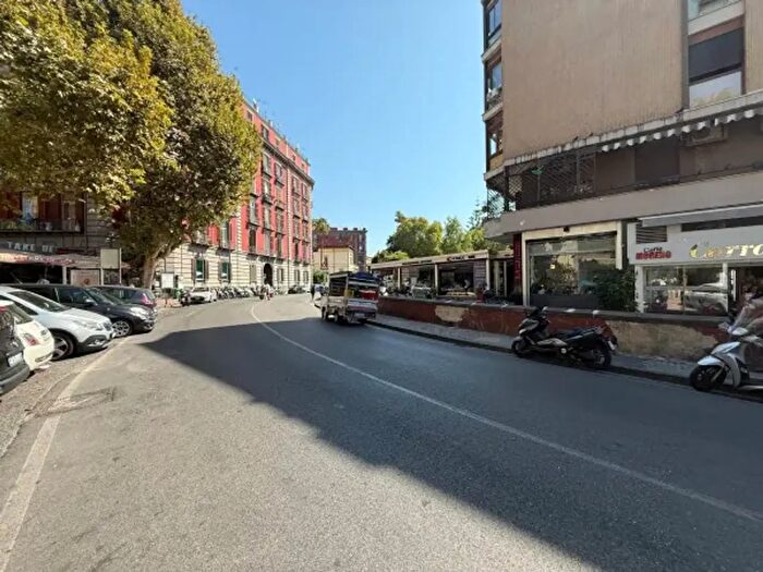 Appartamento trilocale in vendita in Corso Vittorio Emanuele, Napoli