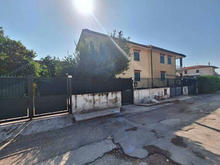 Casa quadrilocale in affitto in Viale Ottavo Parco della Noce, Varcaturo, Giugliano in Campania