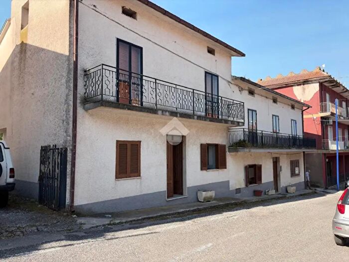Casa con 6 locali in vendita in Via Fontana Nuova, Rocca D'Evandro