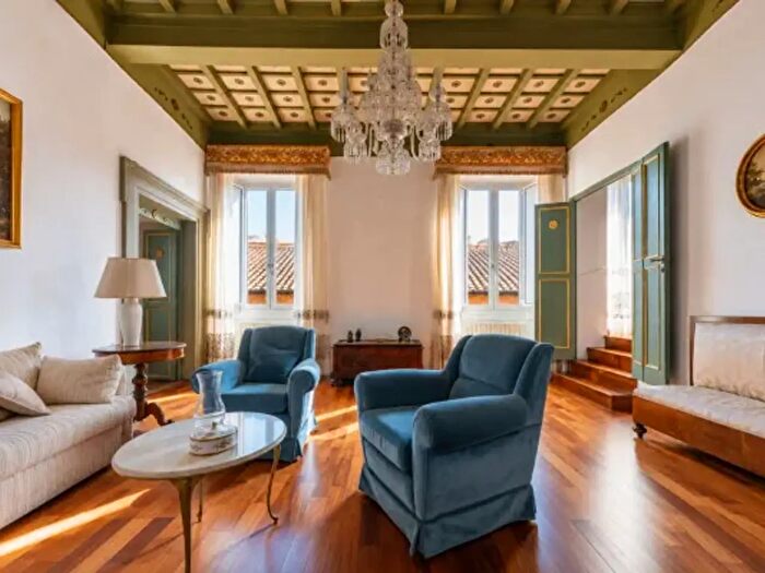 Appartamento con 5 locali in vendita in Via Giulia, Roma