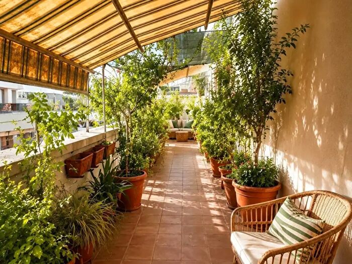 Appartamento con 8 locali in vendita in Via Giuseppe Zanardelli, Lecce