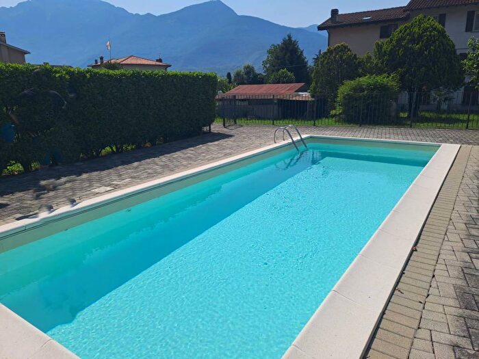 Appartamento trilocale in affitto in Via Roma, Gravedona, Gravedona ed Uniti