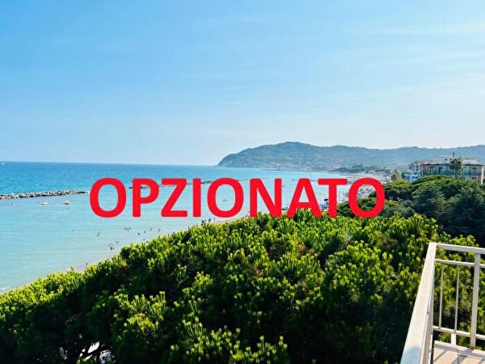 Appartamento trilocale in vendita in Lungomare delle Nazioni, San Bartolomeo Al Mare