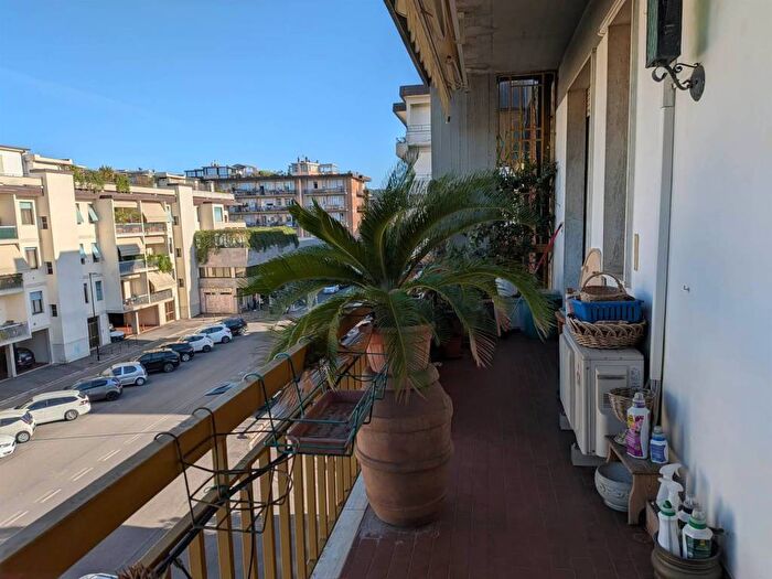 Appartamento quadrilocale in affitto in Europa, Firenze