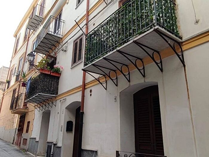 Appartamento bilocale in affitto in Via Santa Cristina, Tribunale, Palermo