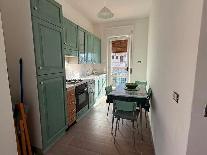 Appartamento trilocale in vendita in Via Porta Rosa, Ascea