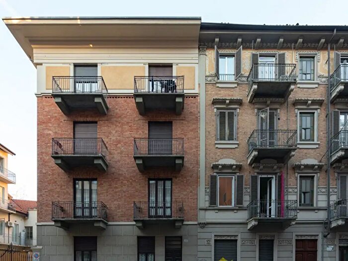 Appartamento quadrilocale in vendita in Via Cesare Balbo, Torino