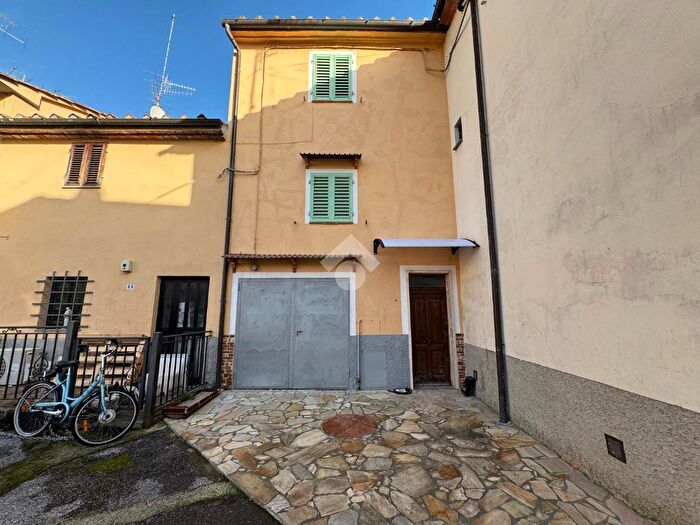 Casa trilocale in vendita in Via della Fortezza, Pistoia