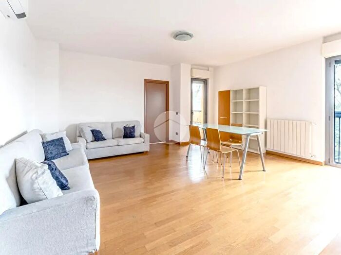 Appartamento trilocale in vendita in Viale Vincenzo Lancetti, Milano