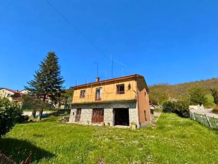Casa quadrilocale in vendita in Località Fresciano, Badia Tedalda