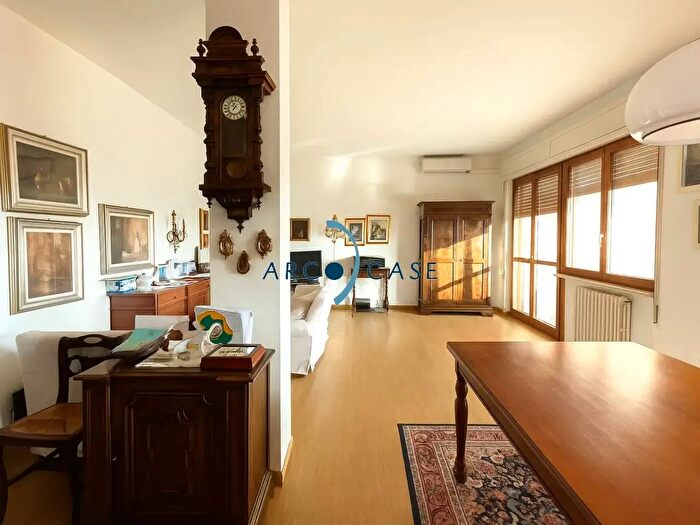 Appartamento quadrilocale in vendita in Via Dogali, Crema