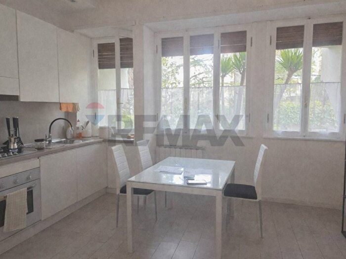 Appartamento bilocale in affitto in Via Luigi Lilio, Tintoretto, Roma