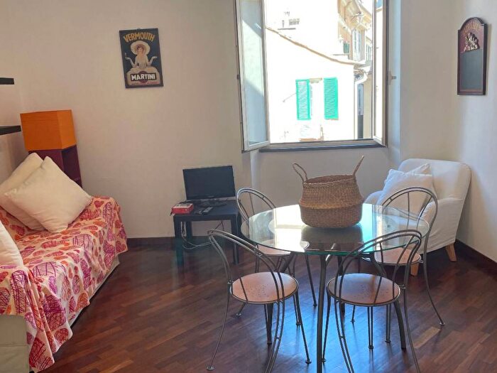 Appartamento bilocale in affitto in Via Aprile, Centro Città, Genova