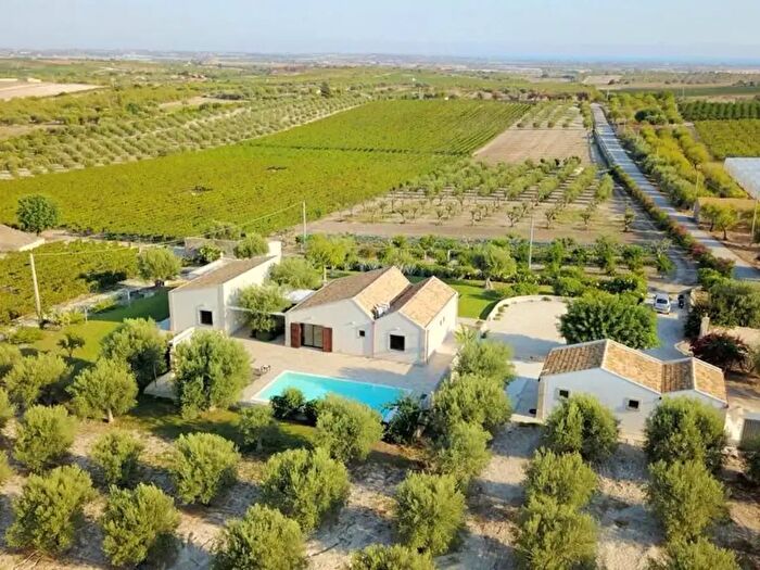 Casa con 5 locali in vendita in Contrada Bonivini, Noto